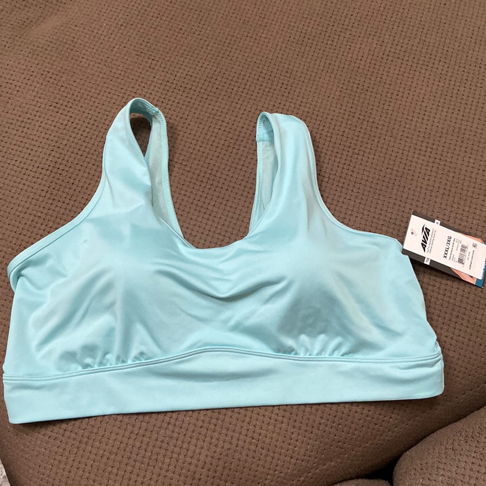 NWT Avia twist back sports bra
